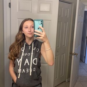 Don’t Quit your Daydream sleeveless hoodie